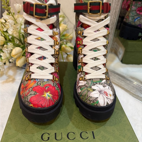 Gucci GG Supreme Flora Women's Lace-Up Boots - Red and Green 39.5 - Picture 2 of 12
